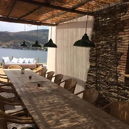 Villa Isla Privada En De Ensueno Con 11 Dobles Con Bano Privado Y Piscina Cadaques