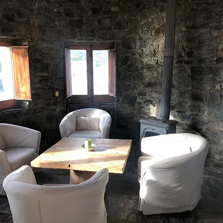 Isla Privada En De Ensueno Con 11 Dobles Con Bano Privado Y Piscina Cadaques