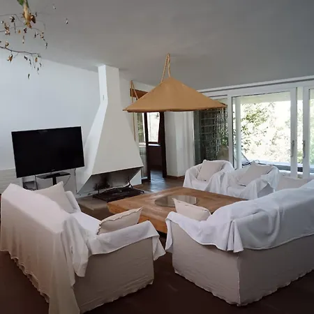 Villa Isla Privada En De Ensueno Con 11 Dobles Con Bano Privado Y Piscina Cadaques