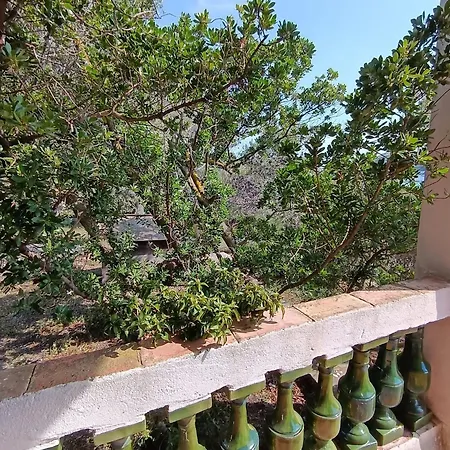 Villa Isla Privada En De Ensueno Con 11 Dobles Con Bano Privado Y Piscina Cadaques