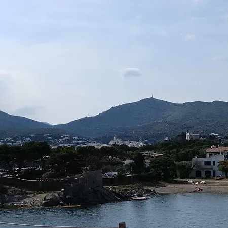 Villa Isla Privada En De Ensueno Con 11 Dobles Con Bano Privado Y Piscina Cadaques