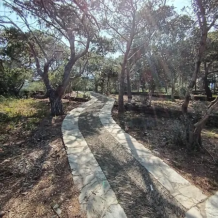 Isla Privada En De Ensueno Con 11 Dobles Con Bano Privado Y Piscina * Cadaques