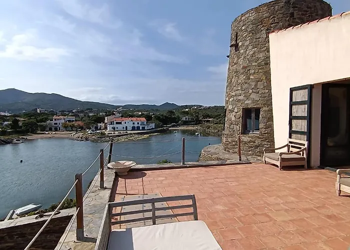 Isla Privada En De Ensueno Con 11 Dobles Con Bano Privado Y Piscina Cadaqués