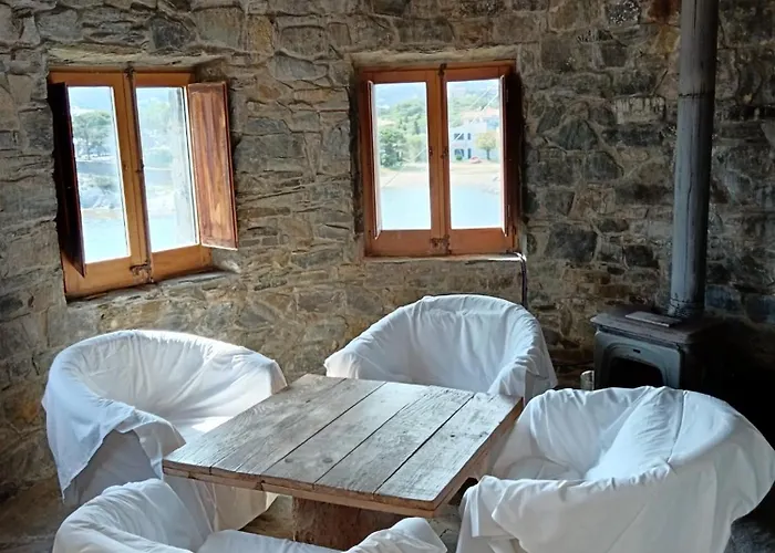 Isla Privada En De Ensueno Con 11 Dobles Con Bano Privado Y Piscina *