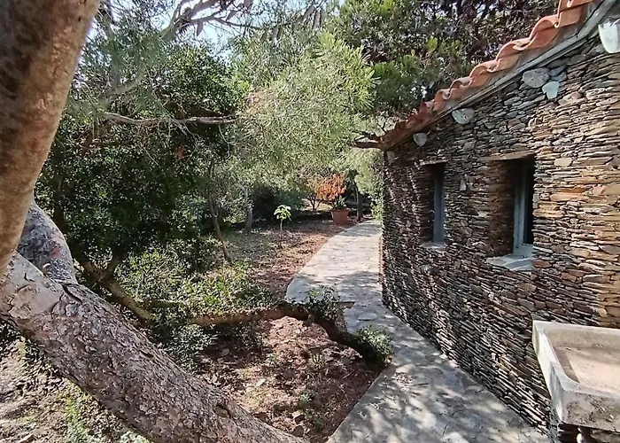 Isla Privada En De Ensueno Con 11 Dobles Con Bano Privado Y Piscina Cadaqués