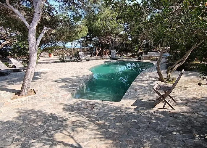 Isla Privada En De Ensueno Con 11 Dobles Con Bano Privado Y Piscina Villa *