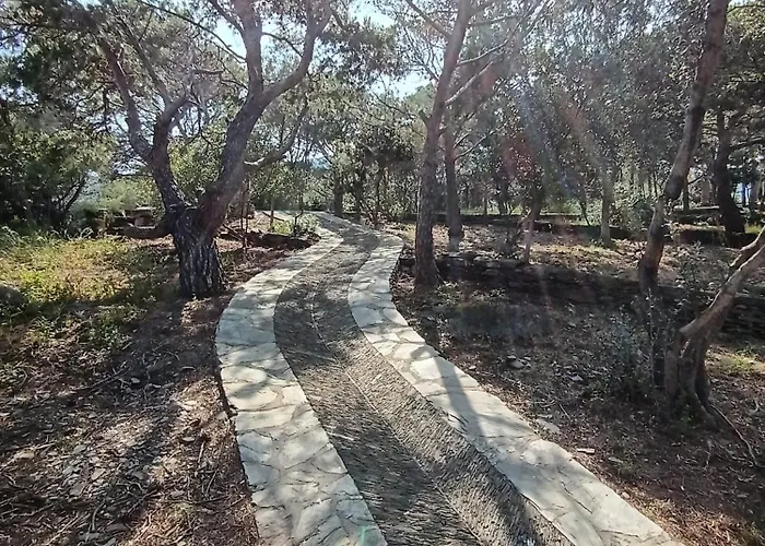 Isla Privada En De Ensueno Con 11 Dobles Con Bano Privado Y Piscina * Cadaqués